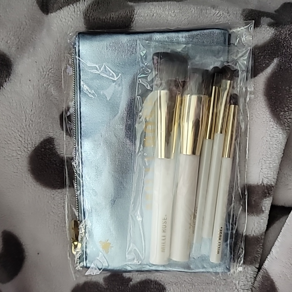 Milli Rose 5 Piece Brush Set NWT